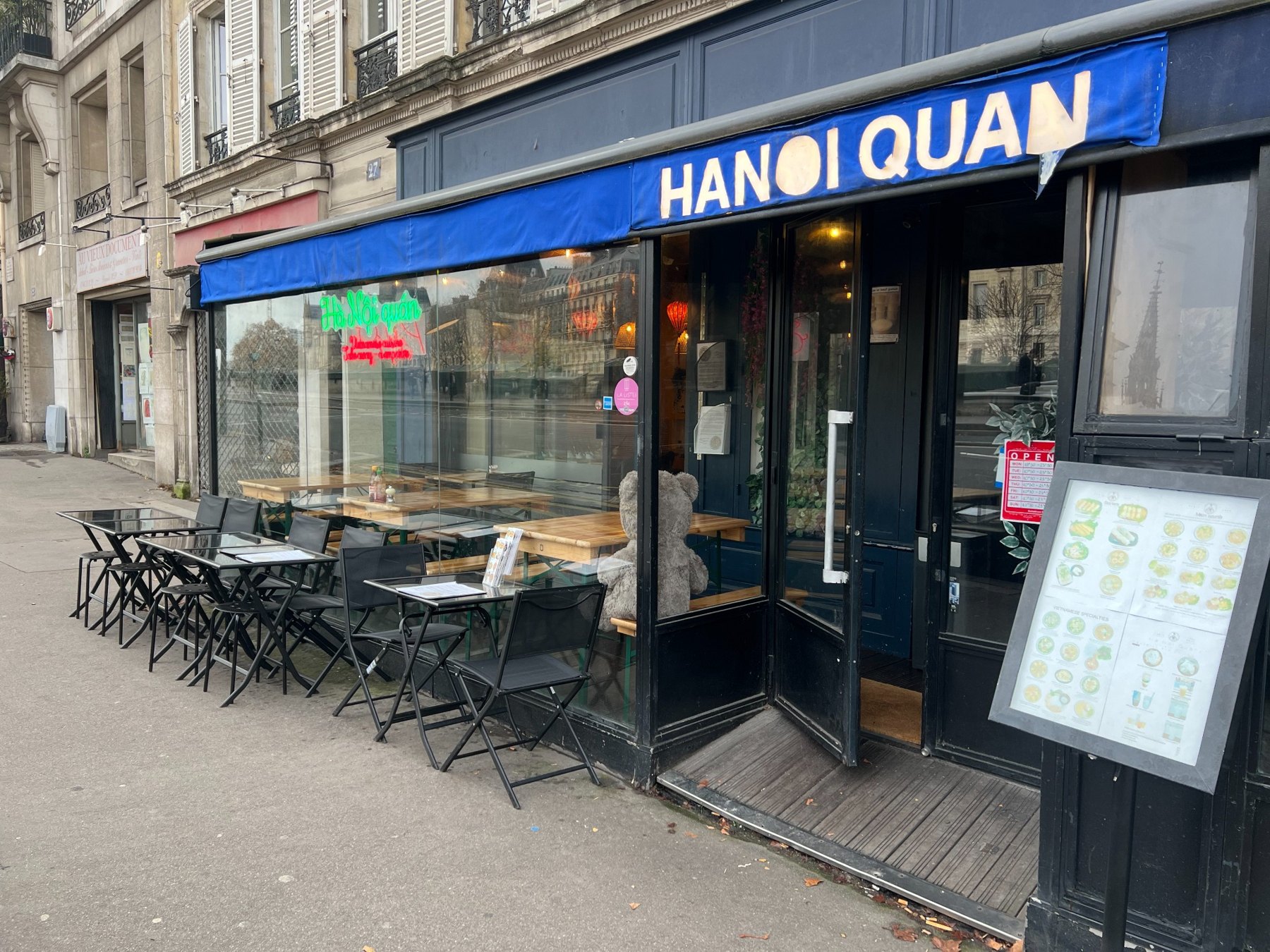 Phở Hà Nội Quán frontage during the day